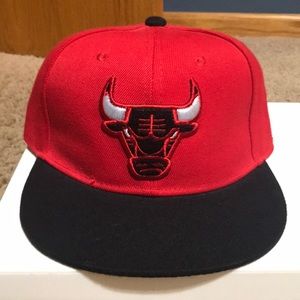 Chicago bulls hat.